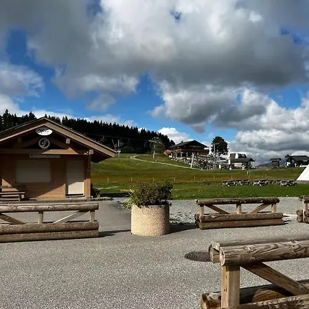La Clusaz Avec Terrasse Sur Les Pistes De Manigod