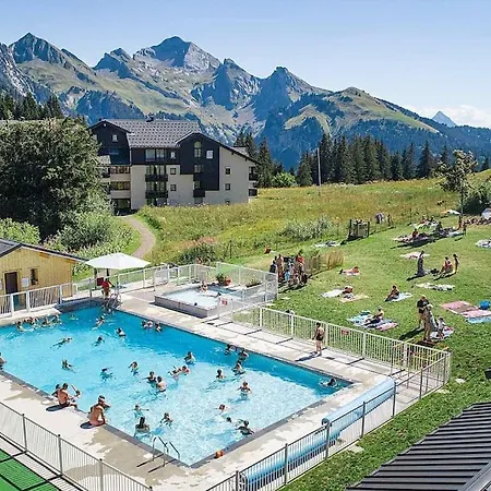 La Clusaz Avec Terrasse Sur Les Pistes De * Manigod